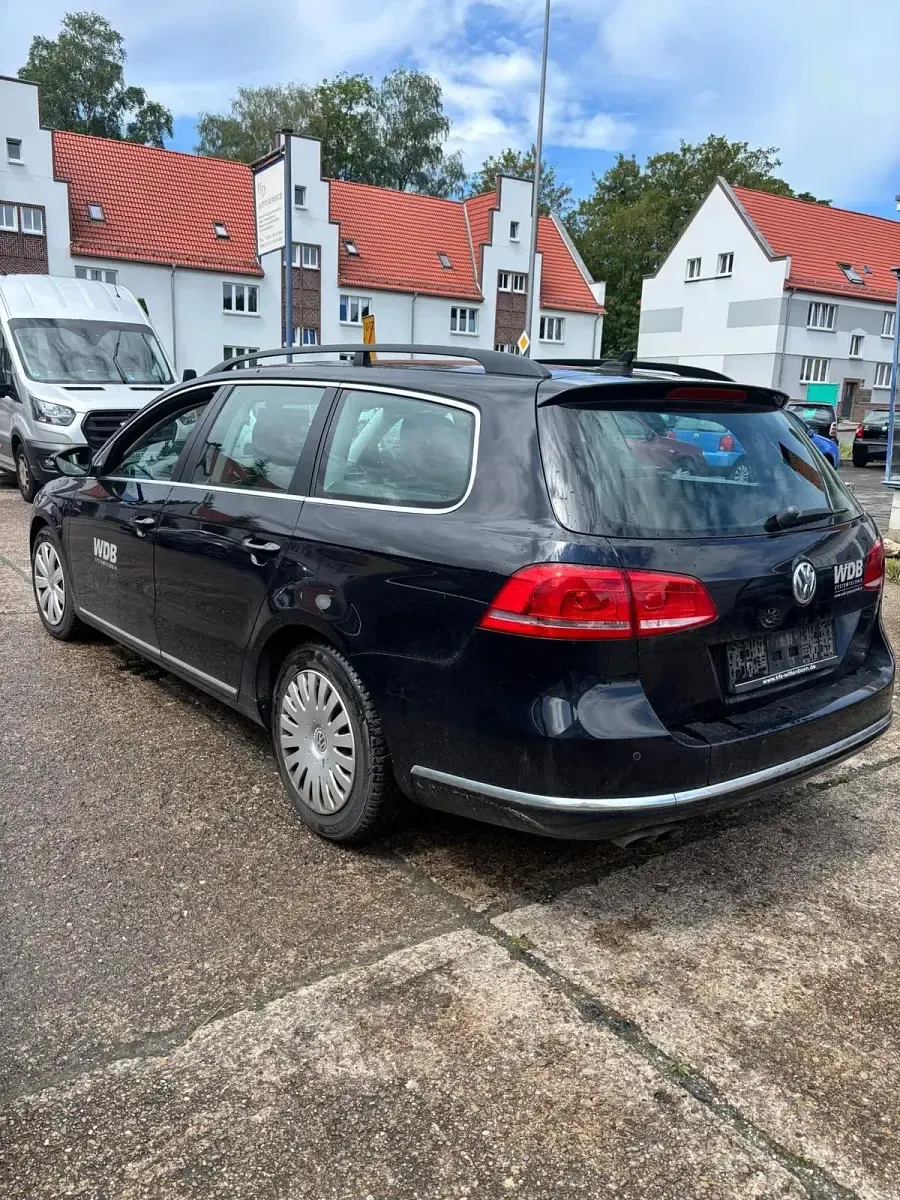 Gebraucht VW Passat 140 PS (102 kW) 2012 Schwarz Kombi
