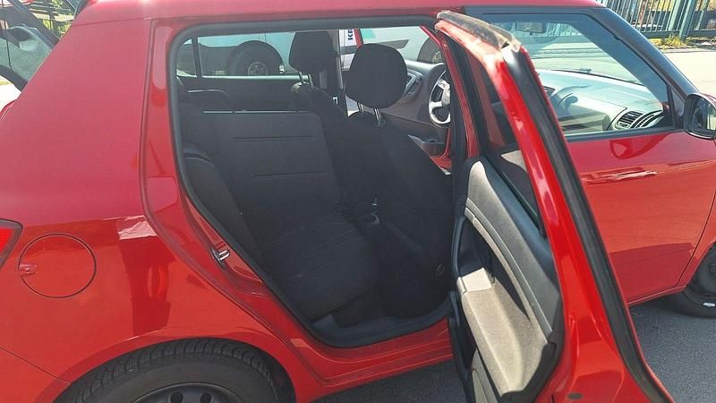 Gebraucht Skoda Fabia Fresh 105 PS (77 kW) 2013 Rot Kleinwagen