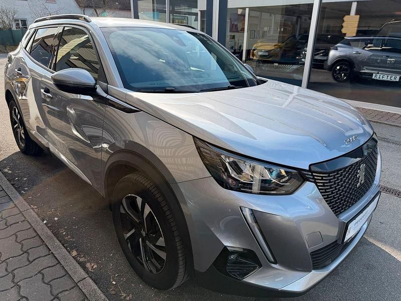 Gebraucht Peugeot 2008 Allure 131 PS (96 kW) 2021 Silber SUV