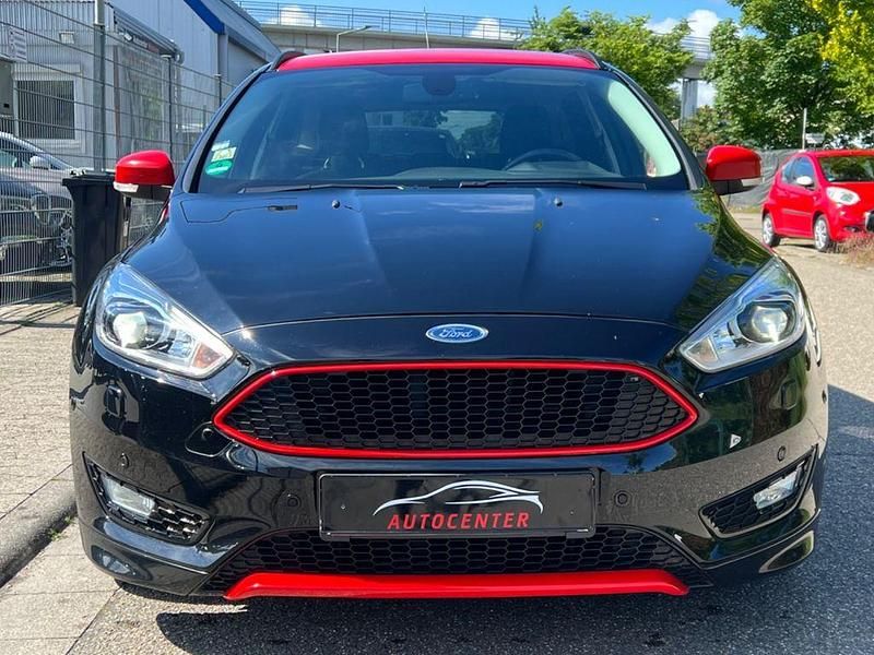 Second-hand Ford Focus ST-Line 150 CP (110 kW) 2016 Negru Berlinǎ