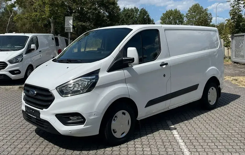 Gebraucht Ford 300 105 PS (77 kW) 2021 Weiß Van / Kleinbus