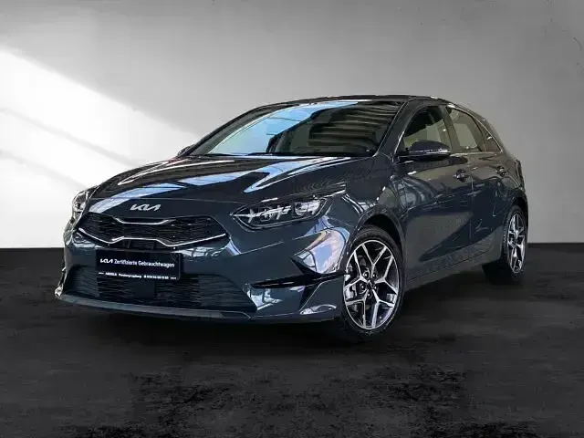Gebraucht Kia Ceed Spirit 140 PS (102 kW) 2025 Grau Kleinwagen