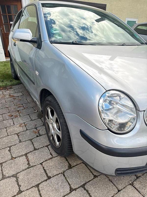 Gebraucht VW Polo 64 PS (47 kW) 2003 Silber Kleinwagen