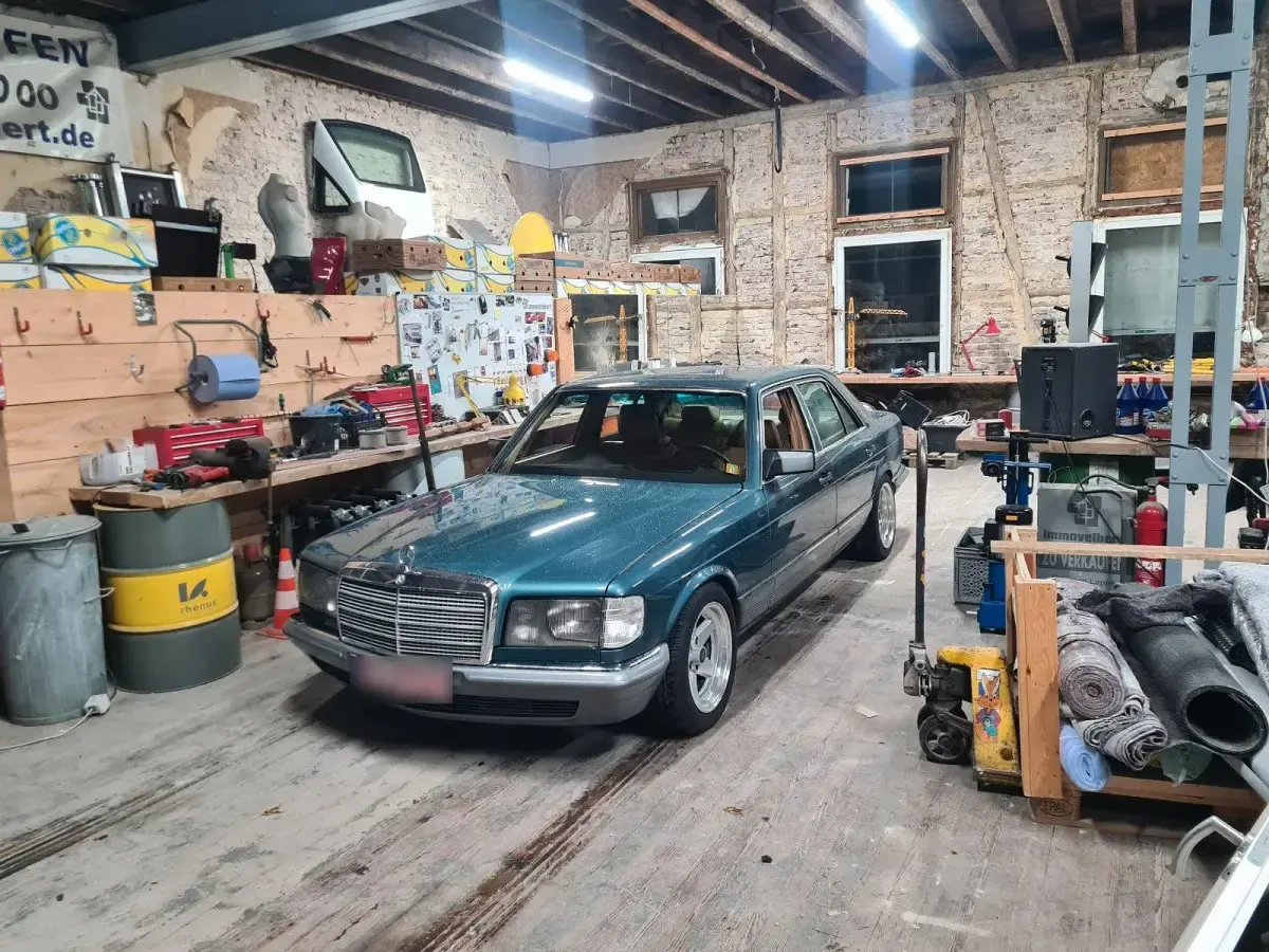 Gebraucht Mercedes 500 252 PS (185 kW) 1983 Grün Limousine