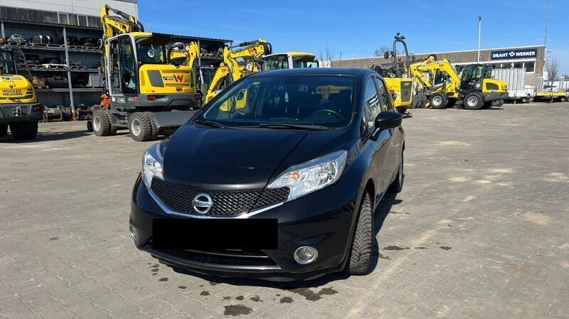 Schwarz Gebraucht 2016 Nissan Note Acenta+ Van / Kleinbus | 8.500 € (Etwas zu teuer) - Bild 1/4