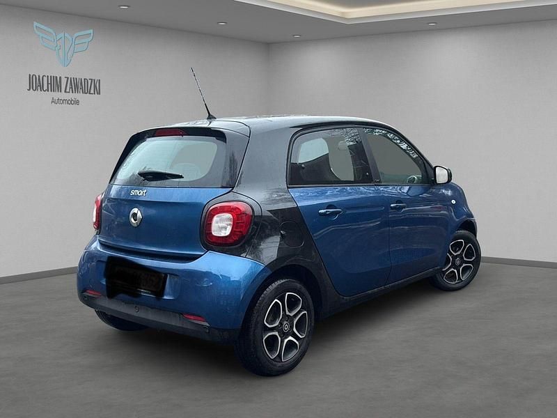 Gebraucht Smart ForFour Prime 71 PS (52 kW) 2014 Blau Kleinwagen