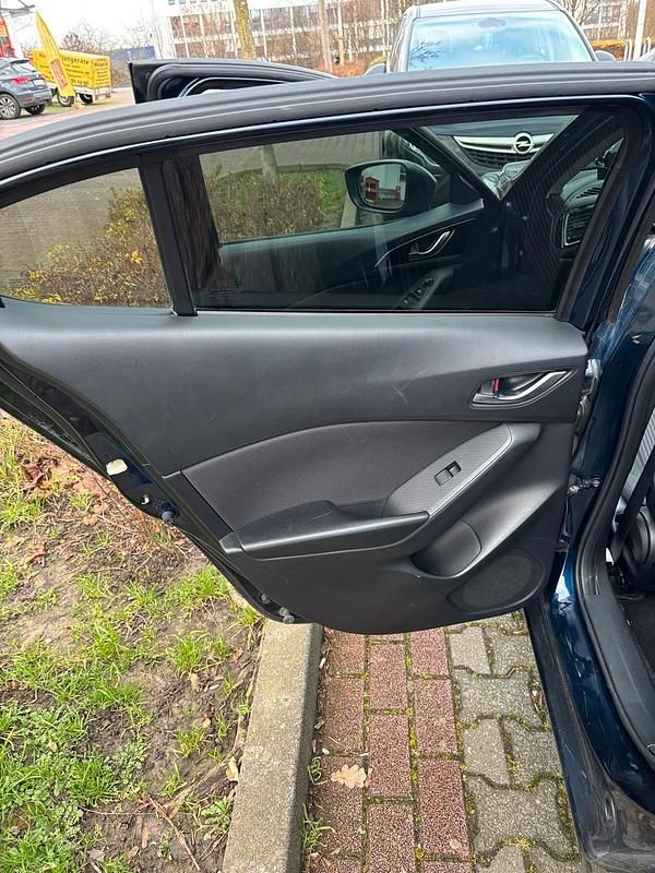 Second-hand Mazda 3 150 CP (110 kW) 2015 Albastru Berlinǎ