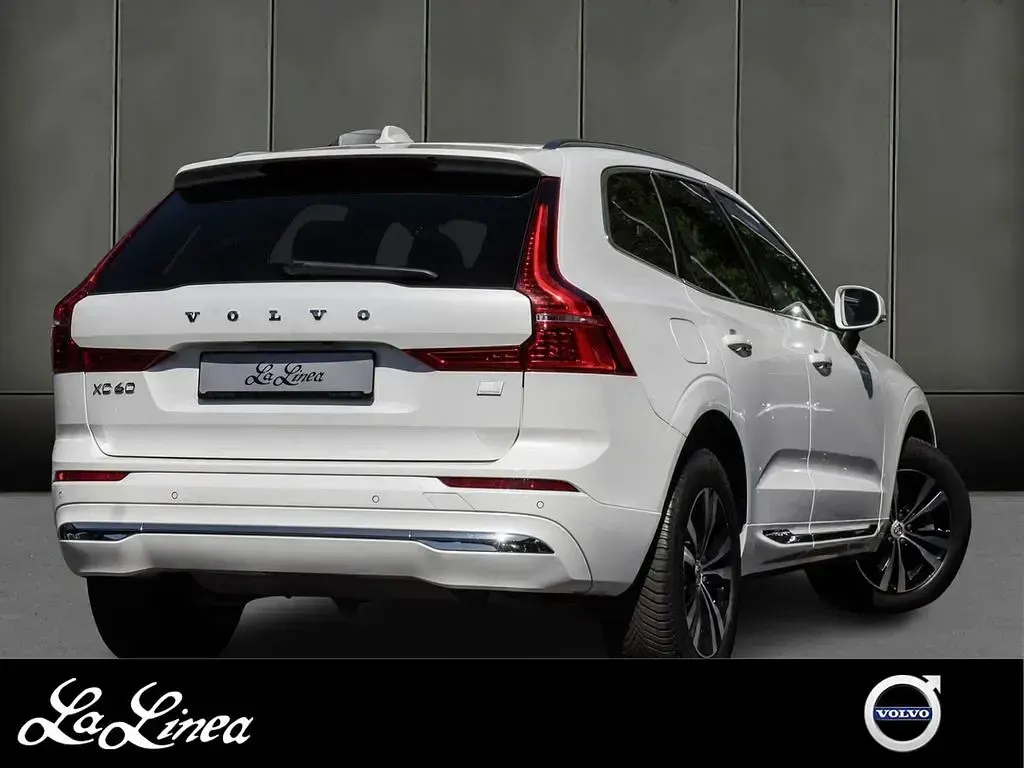 Gebraucht Volvo XC60 Core 349 PS (256 kW) 2023 Weiss SUV