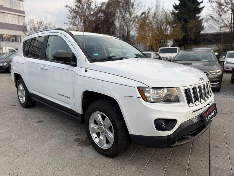 Weiß Gebraucht 2017 Jeep Compass Sport SUV | 7.999 € - Bild 1/4