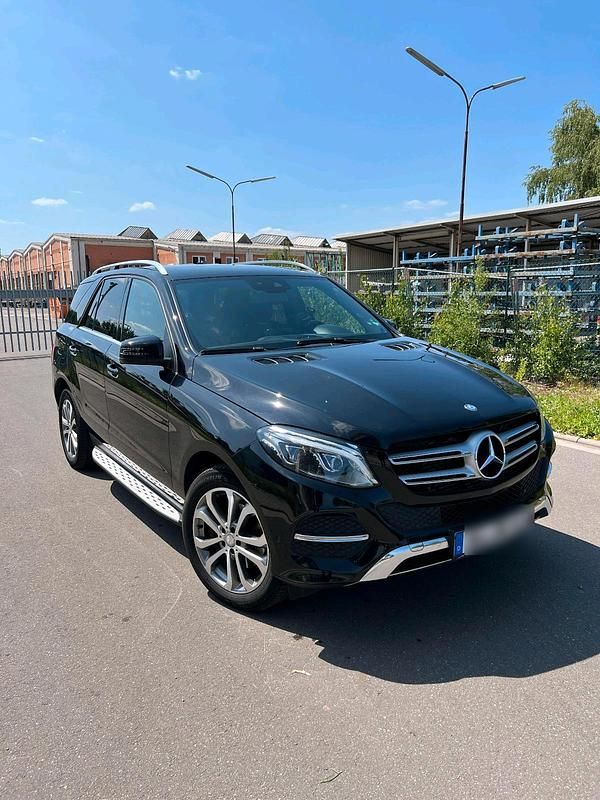Schwarz Gebraucht 2015 Mercedes GLE250 SUV | 19.000 € (Superpreis) - Bild 1/4