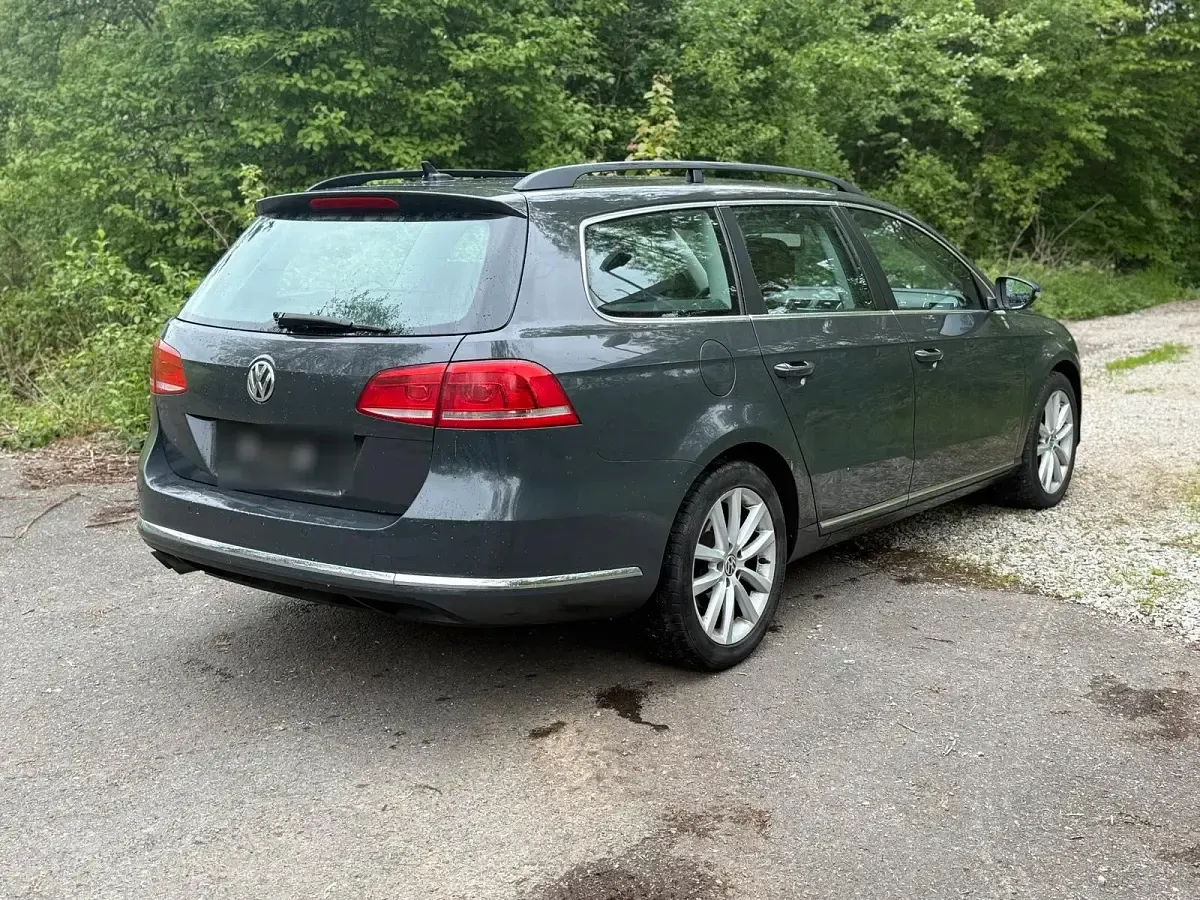 Gebraucht VW Passat 140 PS (102 kW) 2011 Grau Kombi