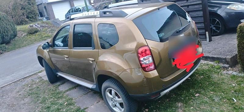 Second-hand Dacia Duster 109 CP (80 kW) 2016 Verde SUV