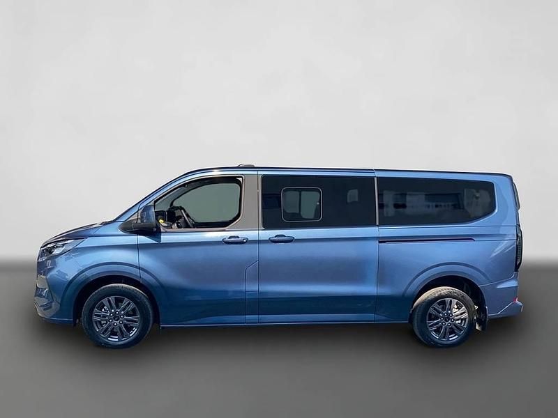 Gebraucht Ford Tourneo Titanium 170 PS (125 kW) 2024 Blau Van / Kleinbus