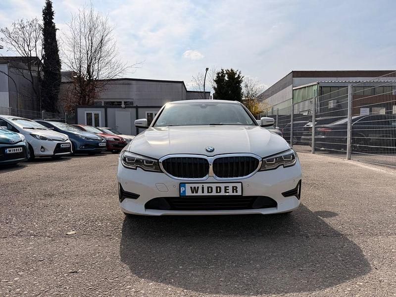 Gebraucht BMW 320 Advantage 184 PS (135 kW) 2020 Weiß Limousine