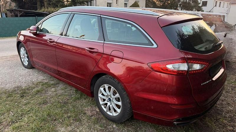 Gebraucht Ford Mondeo Titanium 241 PS (177 kW) 2015 Rot Limousine
