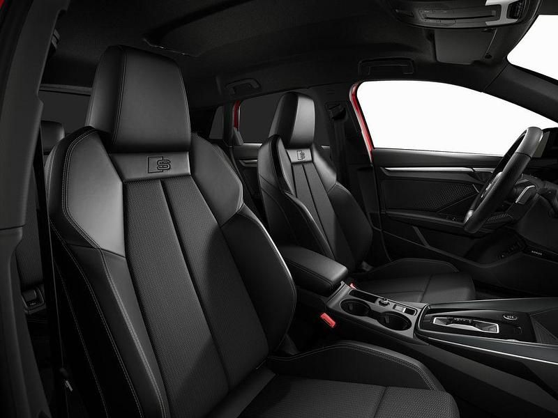 Gebraucht Audi A3 Ambiente 272 PS (200 kW) 2025 Rot Limousine