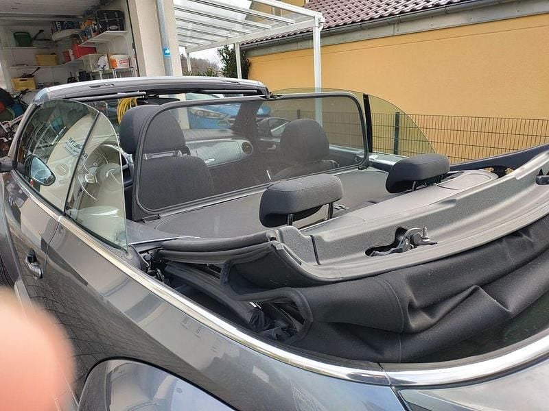 Gebraucht VW Beetle Cabriolet Design 150 PS (110 kW) 2017 Grau Cabrio