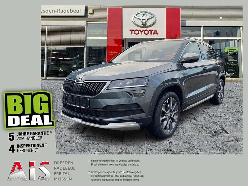 Quarzgrau metallic Gebraucht 2021 Skoda Karoq SUV | 30.990 € (Fairer Preis) - Bild 1/4