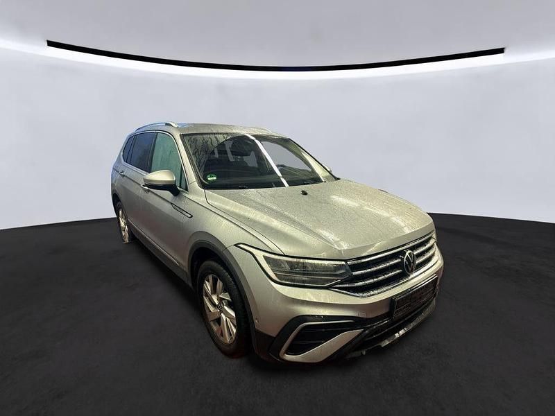 Gebraucht VW Tiguan Allspace Life 150 PS (110 kW) 2022 Silber SUV