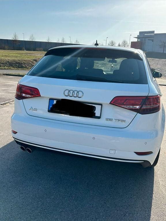 Second-hand Audi A3 Design 150 CP (110 kW) 2020 Alb Berlinǎ