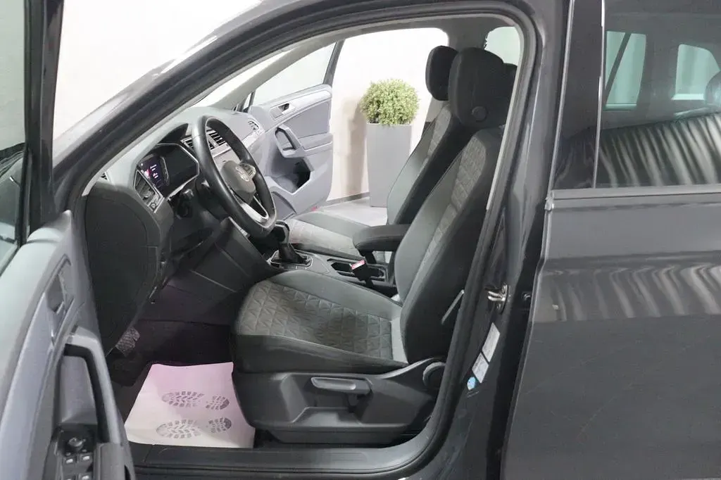 Gebraucht VW Tiguan Life 245 PS (180 kW) 2023 Grau SUV