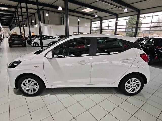 Gebraucht Hyundai i10 63 PS (46 kW) 2024 Weiss Kleinwagen