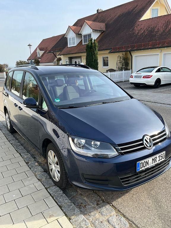 Second-hand VW Sharan 116 CP (85 kW) 2013 Albastru Monovolum