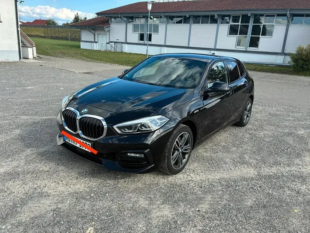 Gebraucht BMW 118 Sport Line 150 PS (110 kW) 2021 Schwarz Limousine