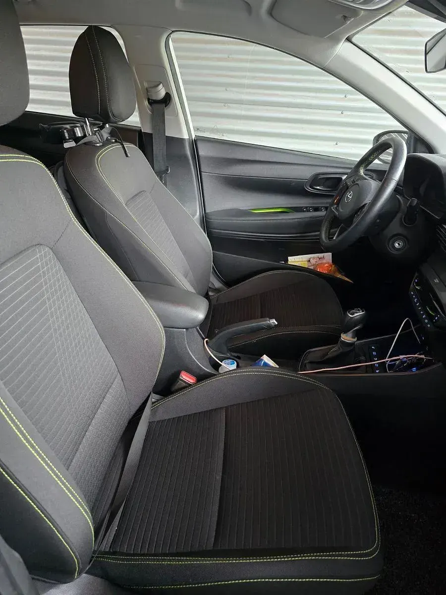 Gebraucht Hyundai i20 Intro Edition 101 PS (74 kW) 2021 Weiß Kleinwagen