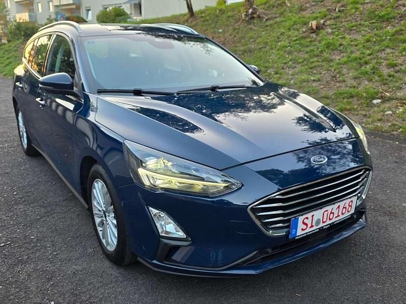 Blau Gebraucht 2020 Ford Focus Titanium Kombi | 11.900 € (Superpreis) - Bild 1/4
