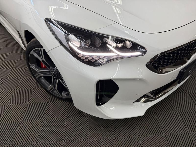 Gebraucht Kia Stinger GT 370 PS (272 kW) 2017 Weiß Kleinwagen