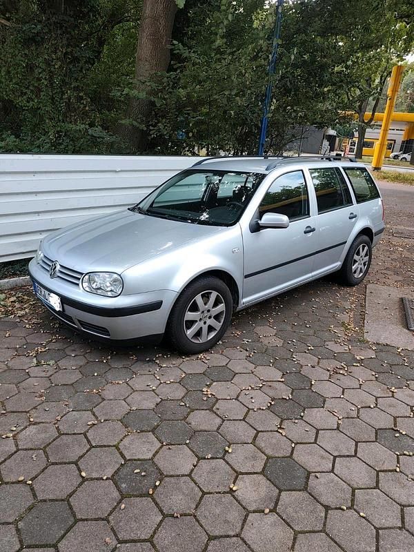 Silber Gebraucht 2004 VW Golf IV Kombi | 750 € (Guter Preis) - Bild 1/4
