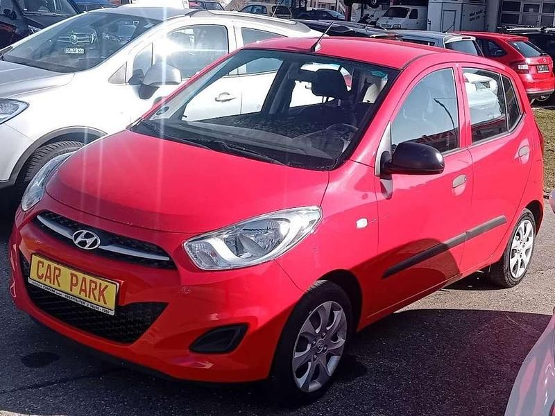 Gebraucht Hyundai i10 69 PS (50 kW) 2012 Rot Kleinwagen