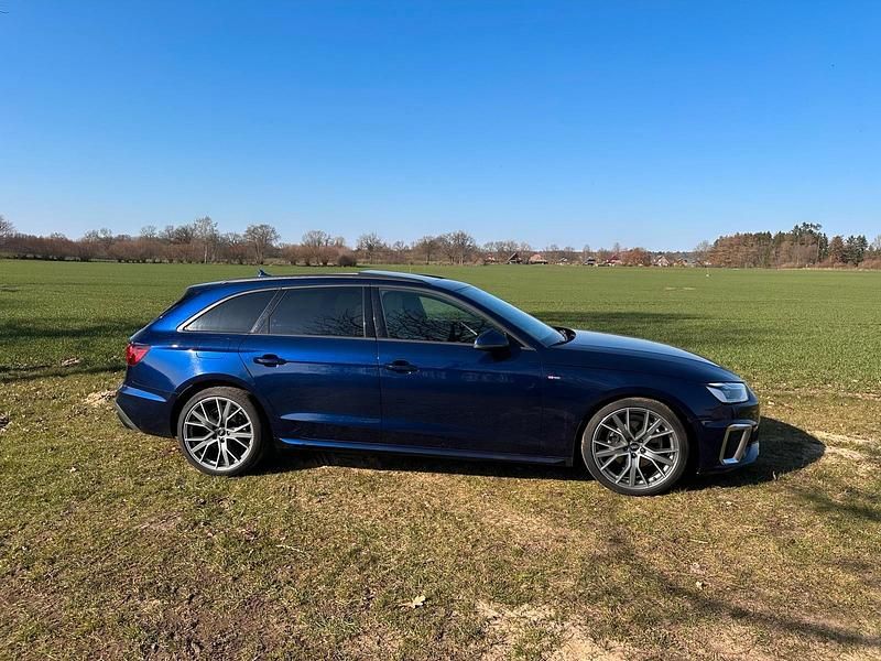 Second-hand Audi A4 S-Line 163 CP (119 kW) 2020 Albastru Break