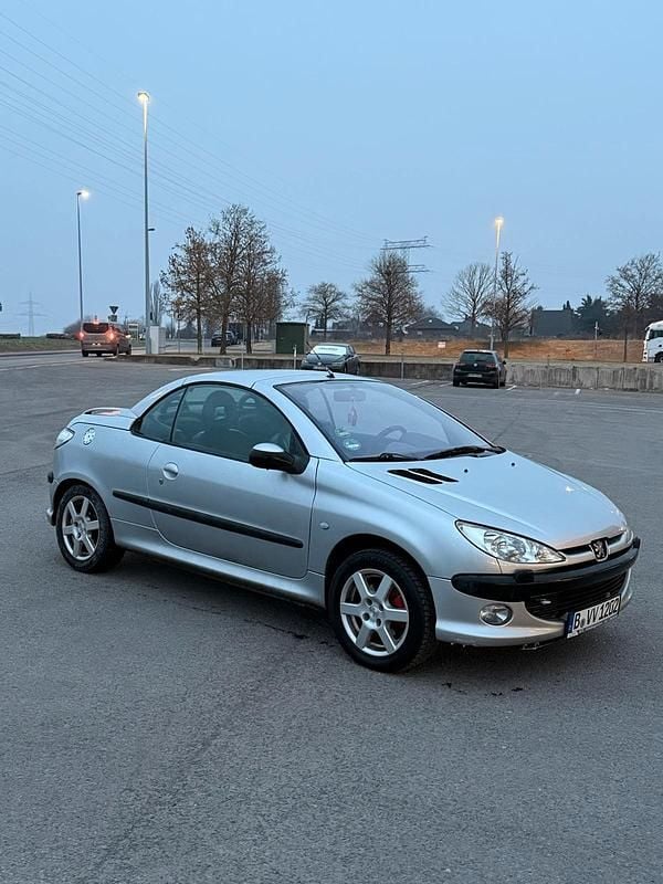 Gebraucht Peugeot 206 CC 137 PS (100 kW) 2001 Grau Cabrio