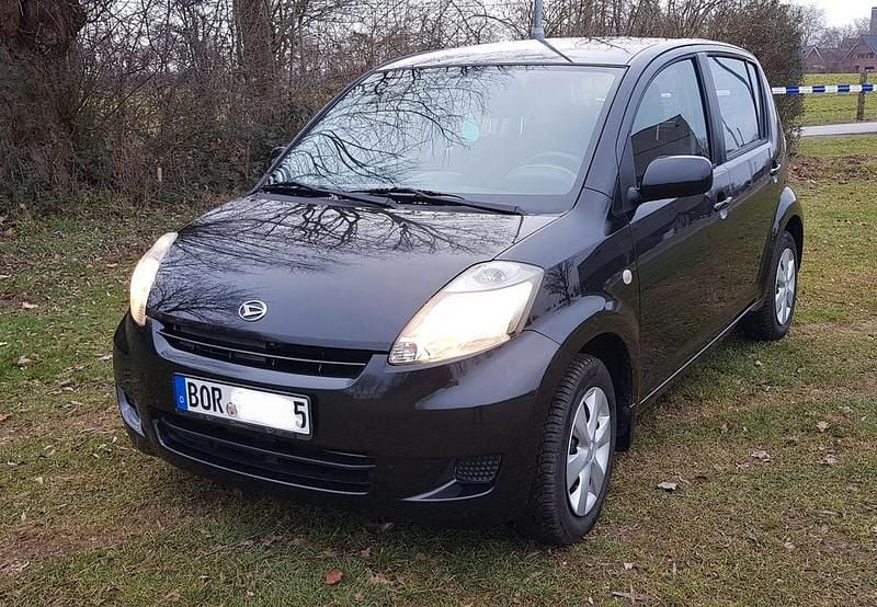 Schwarz Gebraucht 2007 Daihatsu Sirion Kleinwagen | 2.150 € (Fairer Preis) - Bild 1/4