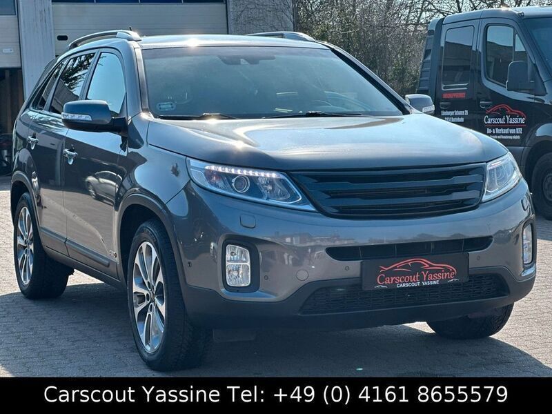Grau Gebraucht 2014 Kia Sorento Spirit SUV | 11.490 € (Fairer Preis) - Bild 1/4