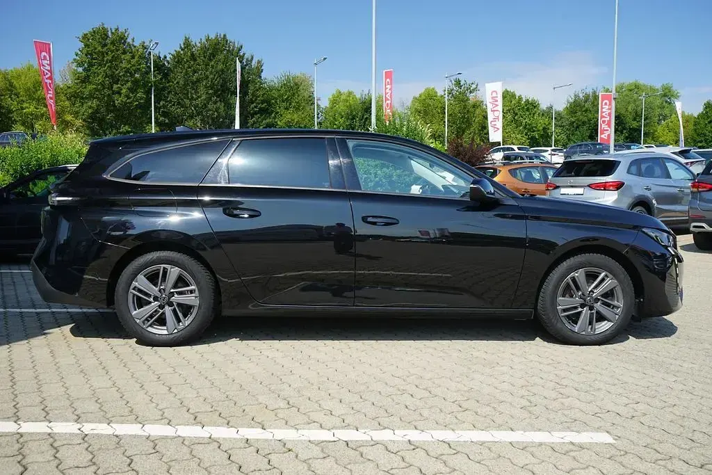 Gebraucht Peugeot 308 SW Active 131 PS (96 kW) 2022 Schwarz Kombi