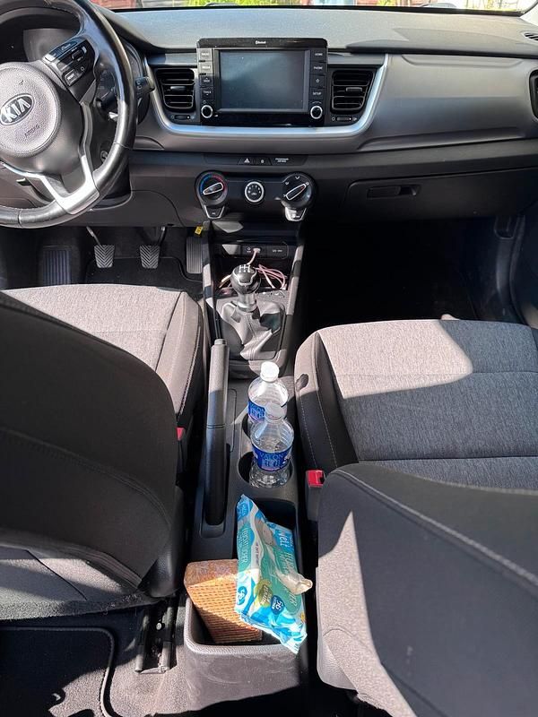 Gebraucht Kia Stonic 84 PS (61 kW) 2019 Gelb SUV