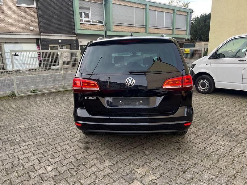 Gebraucht VW Sharan Highline 150 PS (110 kW) 2020 Schwarz Van / Kleinbus