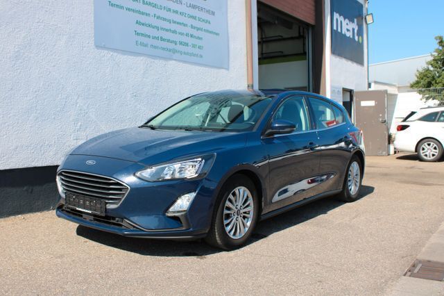 Blau Gebraucht 2020 Ford Focus Titanium Limousine | 14.990 € (Fairer Preis) - Bild 1/4