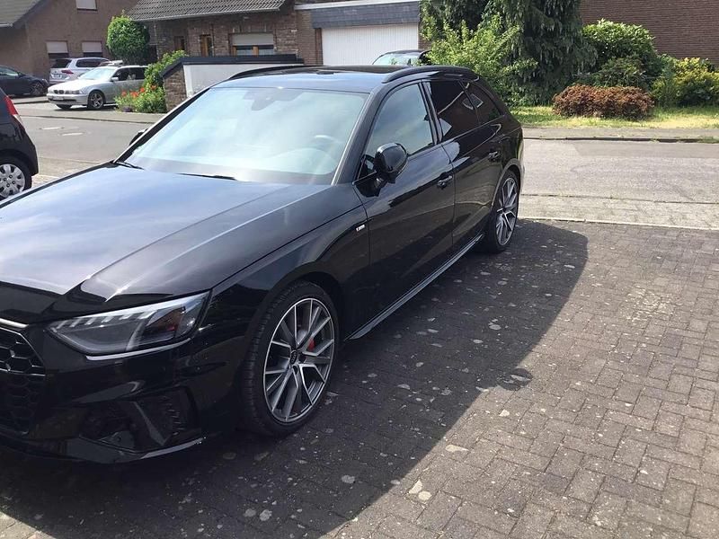 Schwarz Gebraucht 2024 Audi A4 Ambiente Kombi | 39.550 € (Etwas zu teuer) - Bild 1/4