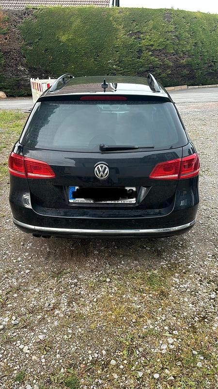 Gebraucht VW Passat 140 PS (102 kW) 2011 Schwarz Kombi