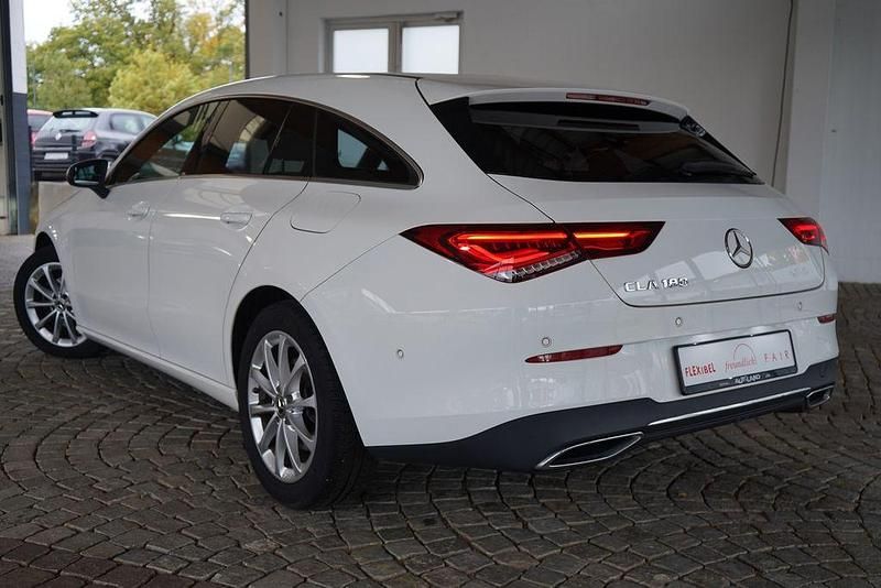 Gebraucht Mercedes CLA180 136 PS (100 kW) 2021 Weiß Limousine