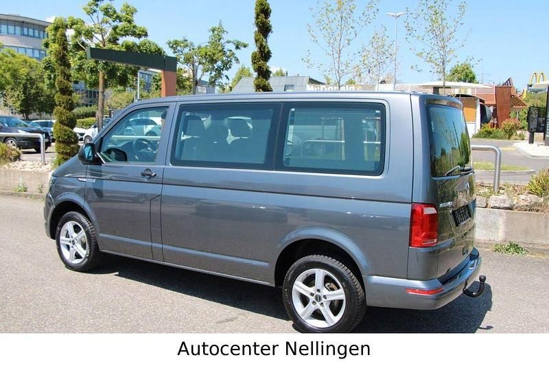 Second-hand VW Multivan Trendline 150 CP (110 kW) 2018 Gri Monovolum