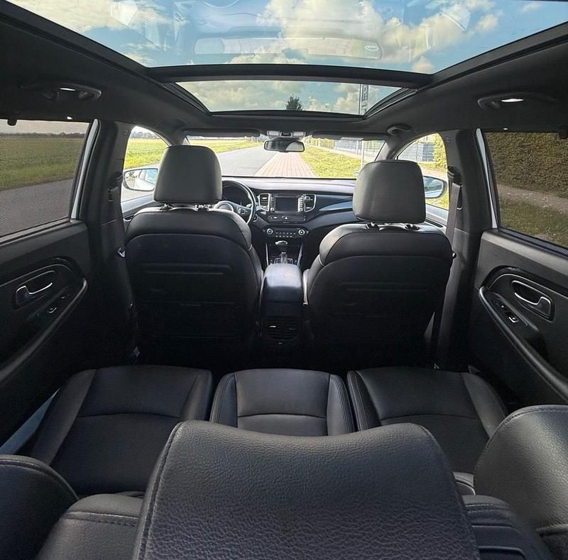 Gebraucht Kia Carens 141 PS (103 kW) 2016 Weiß Van / Kleinbus