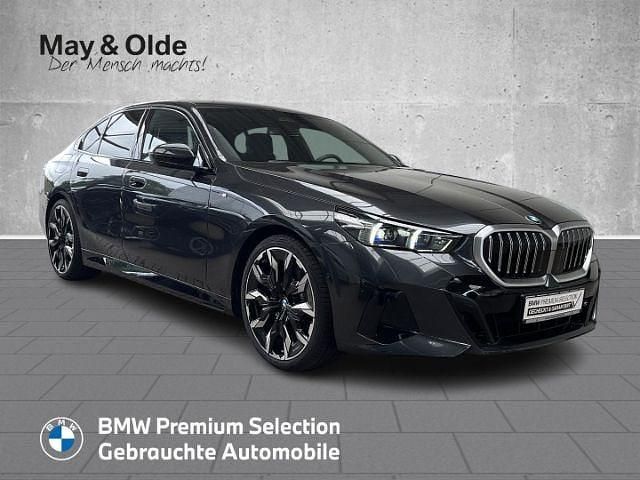 Gebraucht BMW 520 Comfort Edition 190 PS (139 kW) 2025 Sophistograu brillanteffekt me Limousine