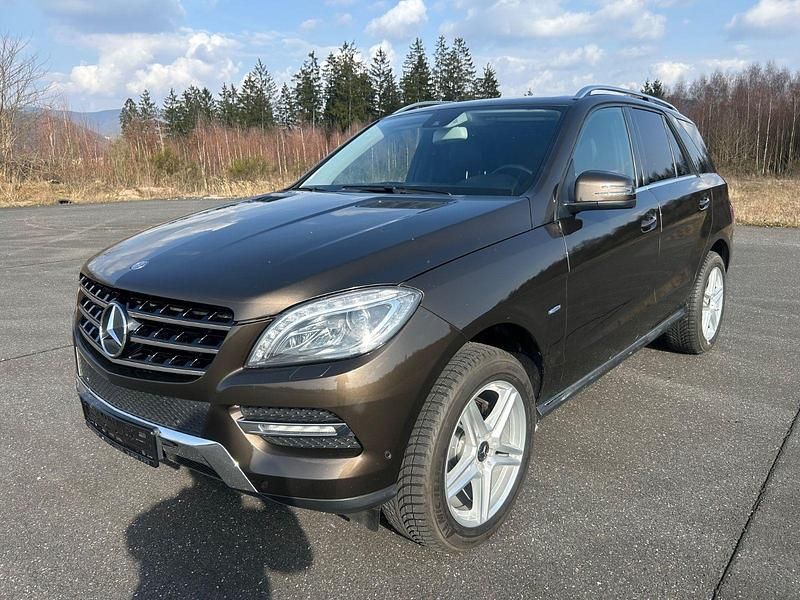 Gebraucht Mercedes ML350 258 PS (189 kW) 2012 Braun SUV