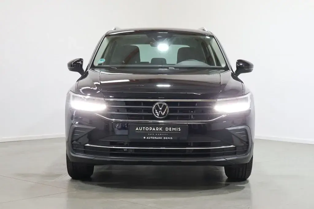 Gebraucht VW Tiguan IQ Drive 150 PS (110 kW) 2023 Deep black SUV
