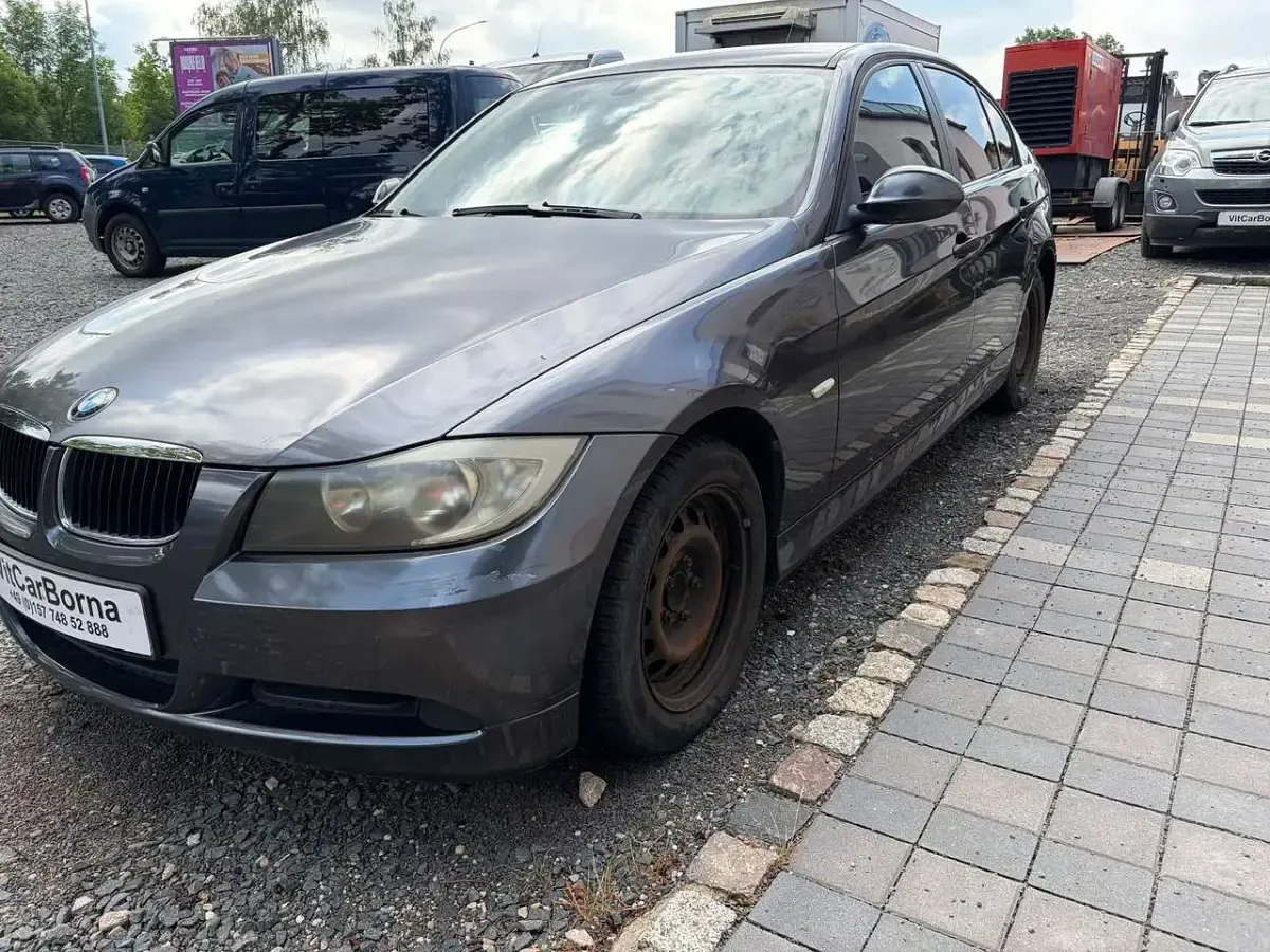 Gebraucht BMW 318 129 PS (94 kW) 2006 Sparkling graphite metallic Limousine